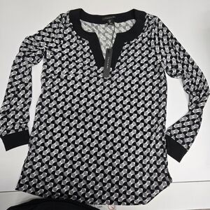 NWT Tahari Geometric Black and White Long Sleeve Blouse Small